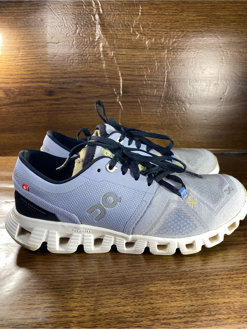 On Cloud X women’s shoe size 6.5